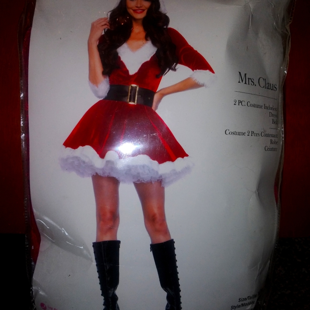 Costumes/Mrs. Clause/Worn Once